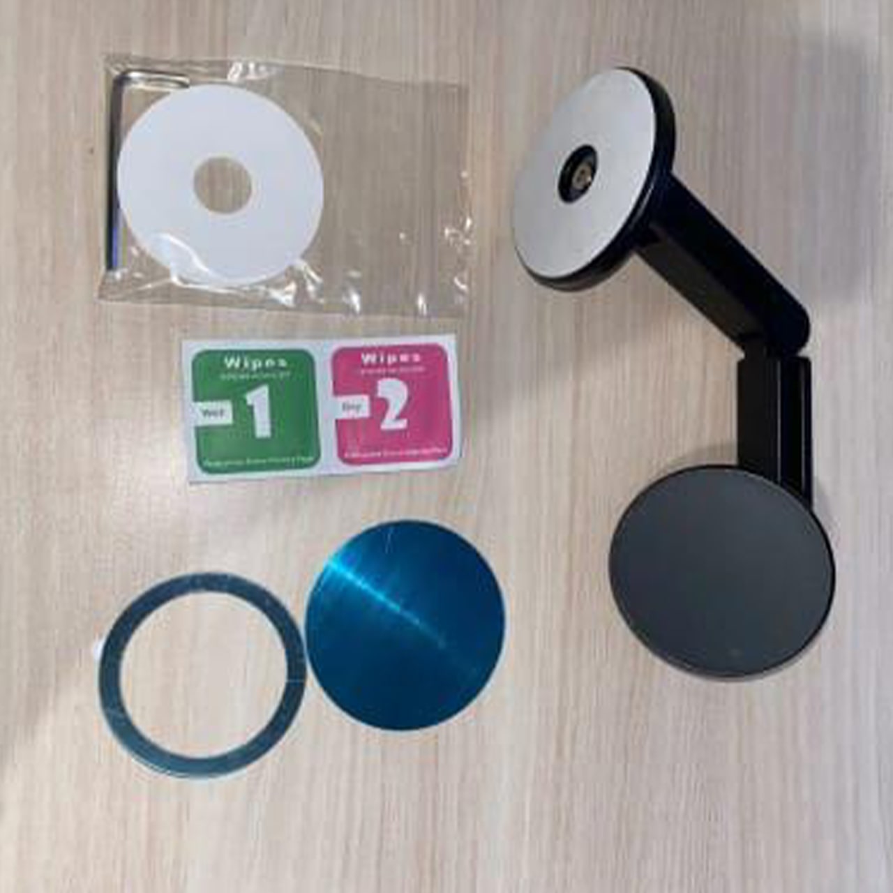 BaseHolder, supporto magnetico per telefono