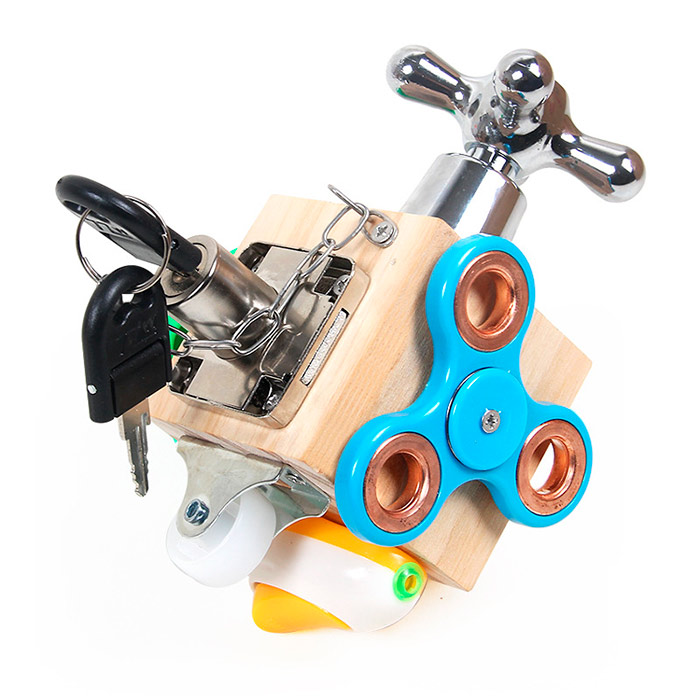 BusyCube, un giocattolo didattico 7 in 1 che stimola tutte le aree dello sviluppo del bambino
