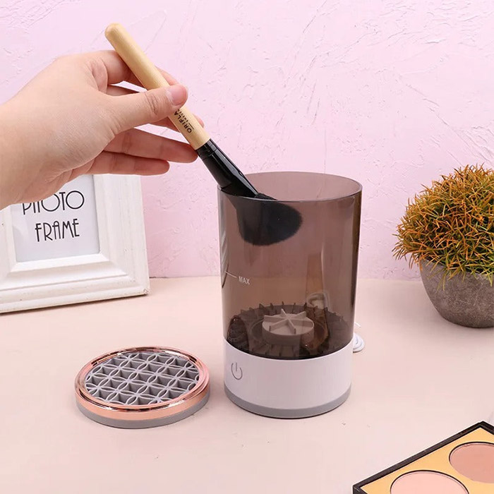 CleanMakeup, un dispositivo per pulire e conservare i pennelli per il trucco - Image 4