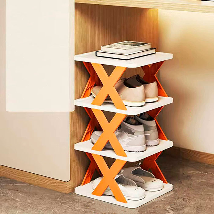 L'organizzatore per scarpe ha 4 ripiani compatti dove puoi mettere le tue scarpe o altri oggetti.