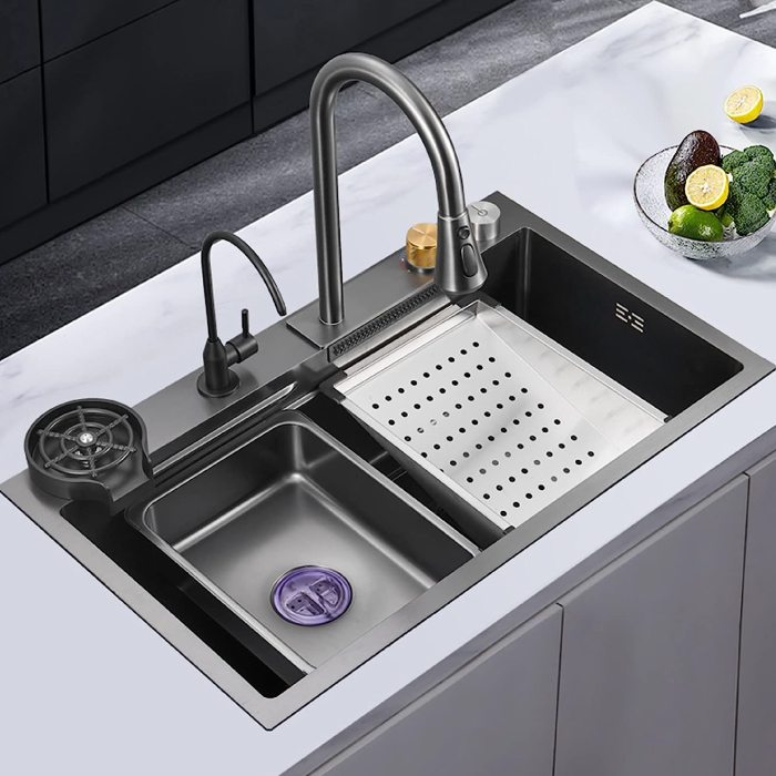 Accessori utili aggiunti a un lavello da cucina multifunzionale!